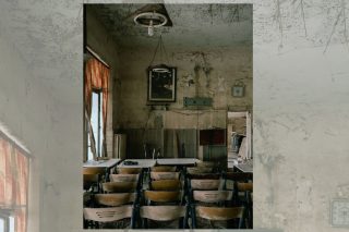Εγκαταλελειμμένο καφενείο στη Μεταμόρφωση, μετά τις πλημμύρες